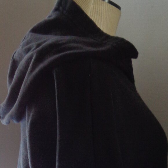 Cropped Hoodie / Pullover Sweatshirt (O) - Picture 5 of 8